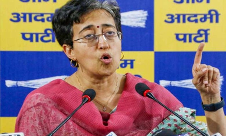 आतिशी ने भाजपा नेता और मंत्री प्रवेश वर्मा पर तीखा