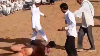 करौली में मांच दंगल में पहलवानों ने दिखाया दमखम बराबरी