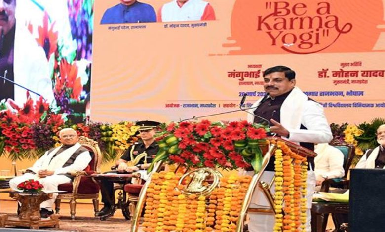 कर्मयोगी भाव, भावनाओं के साथ प्रतिबद्ध प्रयास समय की जरूरत : राज्यपाल पटेल 1 कर्मयोगी भाव भावनाओं के साथ प्रतिबद्ध प्रयास समय की जरूरत