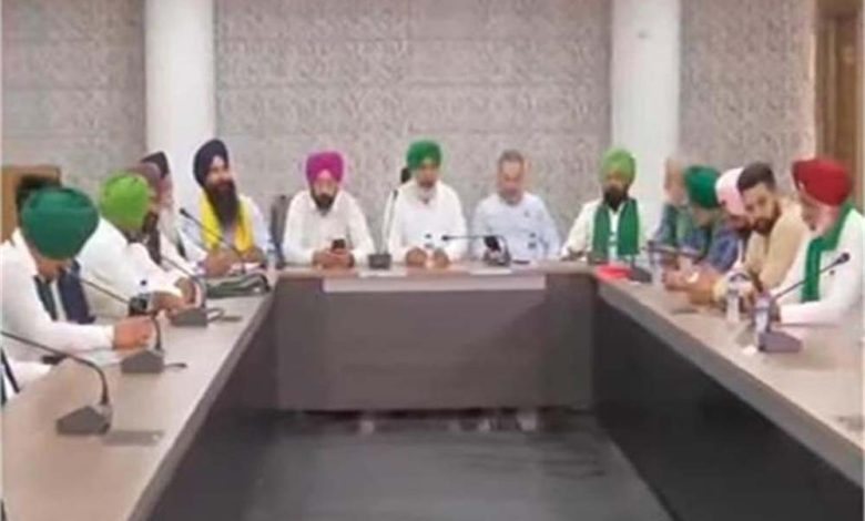 किसानों ने कर दिया बड़ा ऐलान- संयुक्त किसान मोर्चे ने 26 मार्च का चंडीगढ़ मार्च स्थगित कर दिया 1 किसानों ने कर दिया बड़ा ऐलान संयुक्त किसान मोर्चे ने