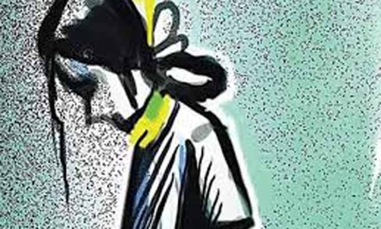 कोरबा में पंखे से लटका मिला इंटक नेता और वेलफेयर बोर्ड के मेंबर की लाड़ली बेटी का शव 1 कोरबा में पंखे से लटका मिला इंटक नेता और वेलफेयर