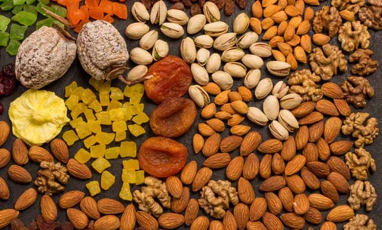 गर्मियों में वजन बढ़ाने के लिए ड्राई फ्रूट्स का करें