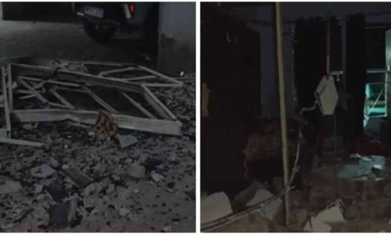 गोला का मंदिर इलाके में धमाका फ्लैट की दीवारें दरवाजे