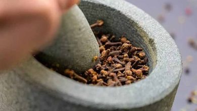 छोटी सी लौंग आपके बढ़ते वजन को कर सकती है कम