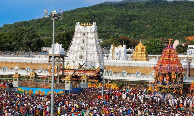 तिरुपति मंदिर ट्रस्ट ने बनाया 5258 करोड़ रुपये का बजट, 1729 करोड़ दान का दान, प्रसाद से 600 करोड़ की कमाई 1 तिरुपति मंदिर ट्रस्ट ने बनाया 5258 करोड़ रुपये का बजट