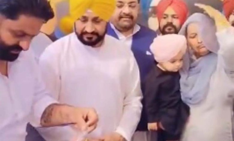 दिवंगत पंजाबी गायक सिद्धू मूसेवाला की मनसा स्थित हवेली पर