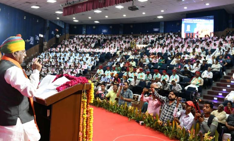 दीक्षांत समारोह हुआ आयोजित, मानवीय मूल्यों के साथ प्रौद्योगिकी विकास के लिए आगे बढें युवा: राज्यपाल 1 दीक्षांत समारोह हुआ आयोजित मानवीय मूल्यों के साथ प्रौद्योगिकी विकास