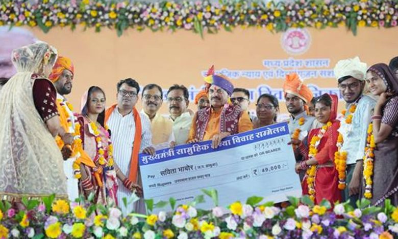 दो हजार बहनों के सामूहिक विवाह में शामिल होना अदभुत