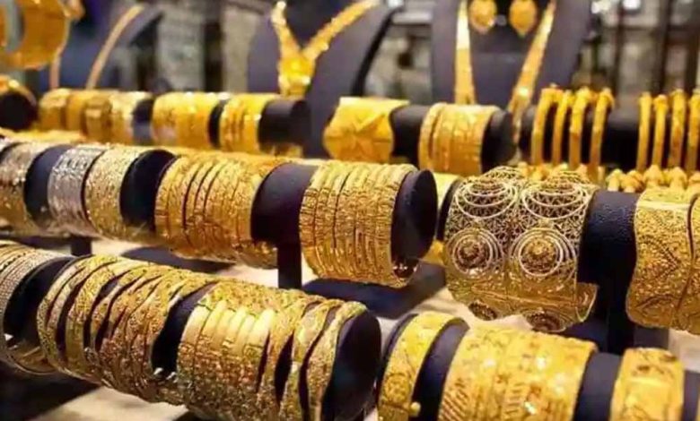 धनबाद में नाले से सुरंग बनाकर ज्वेलरी शॉप में चोरी