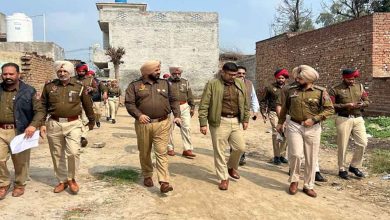 नशे के खिलाफ एक सर्च ओप्रेशन चलाया जिसमें पुलिस मुलाजिमों