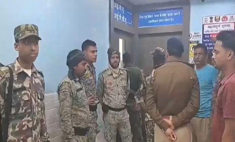 नितीश बाबू के बिहार में दो दिन के अंदर दो पुलिस अफसरों की हत्या... पहले अररिया, अब मुंगेर में मर्डर से सनसनी 1 नितीश बाबू के बिहार में दो दिन के अंदर दो