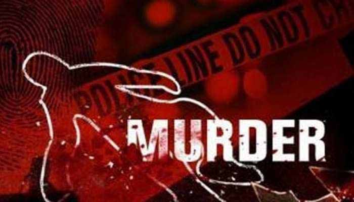 पति ने पत्नी और मासूम बेटे की तेज धारदार हथियार से हमला कर की हत्या 1 पति ने पत्नी और मासूम बेटे की तेज धारदार हथियार