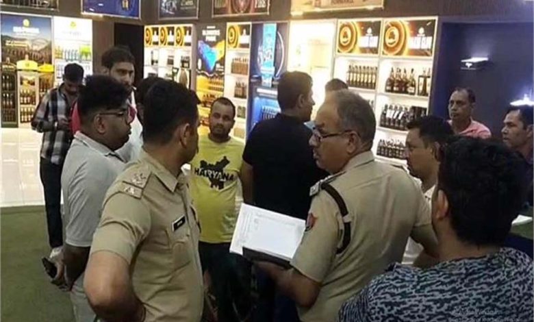 पानीपत में लूट की वारदात कम होने का नाम नहीं ले रही, 2 ठेकों पर 2.53 लाख की लूट कर हुए फरार 1 पानीपत में लूट की वारदात कम होने का नाम नहीं