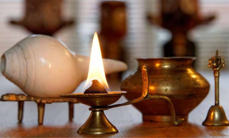 पूजा घर में क्यों रखा जाता है जल? 1 पूजा घर में क्यों रखा जाता है जल