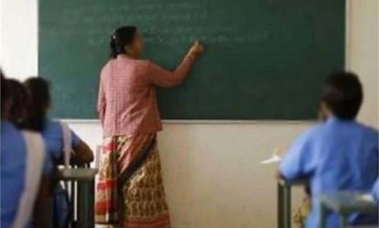 प्रदेश के सरकारी स्कूलों में अध्यापकों के खाली पद भर