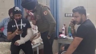 बल्ले से सेना के अफसर को पीटा सामने आया VIDEO