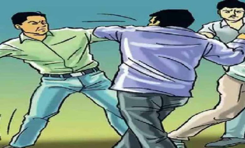 बिलासपुर में पार्षद पति की दबंगई सफाई कर्मचारी को पीटा