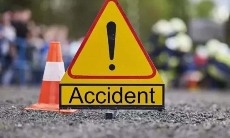 बिहार में बेटे के जनेऊ संस्कार कार्ड बांटकर लौट रहे पिता के साथ हुआ दर्दनाक हादसा, मौके पर मौत 1 बिहार में बेटे के जनेऊ संस्कार कार्ड बांटकर लौट रहे
