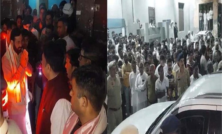 बीजेपी मंडल अध्यक्ष की गोलियां मारकर हत्या कर दी, सीएम नायब सिंह सैनी मृतक के पैतृक गांव पहुंचे, परिजनों को दी सांत्वना 1 बीजेपी मंडल अध्यक्ष की गोलियां मारकर हत्या कर दी सीएम