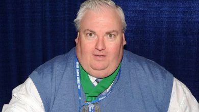 भूत साइमन फिशर बेकर का 63 साल की उम्र में हुआ