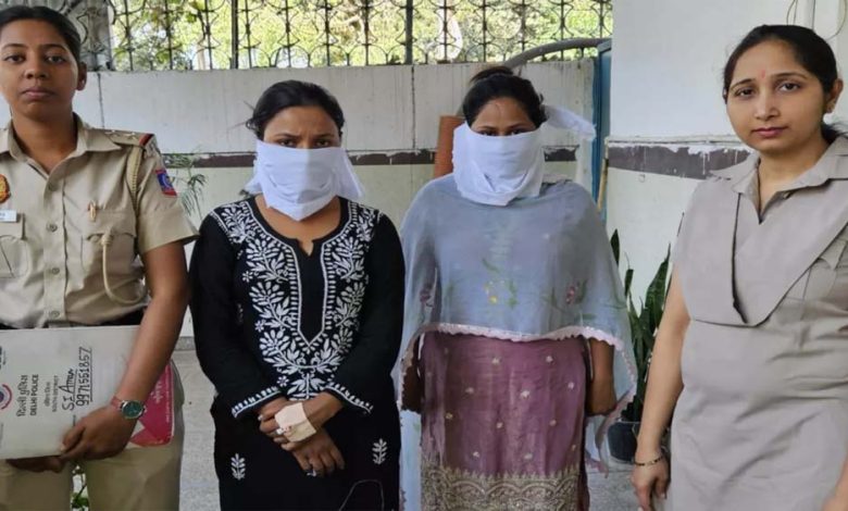 मंडावली थाना पुलिस ने दो बांगलादेशी महिला घुसपैठियों को किया