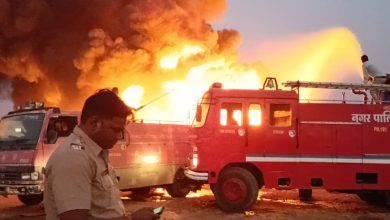 मंदसौर में भीषण आग आसपास के गांवों में अलर्ट जल