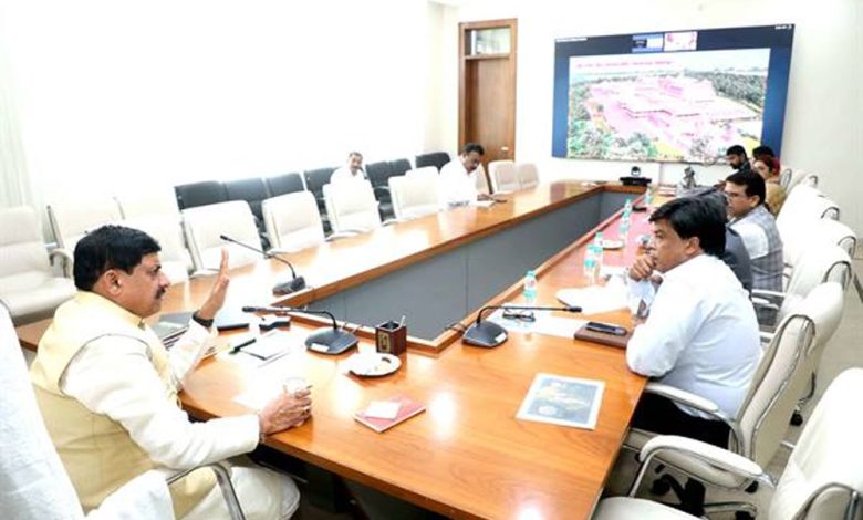 महाकाल लोक परिसर की तरह एकात्म धाम का करें विकास : मुख्यमंत्री डॉ. यादव 1 महाकाल लोक परिसर की तरह एकात्म धाम का करें विकास