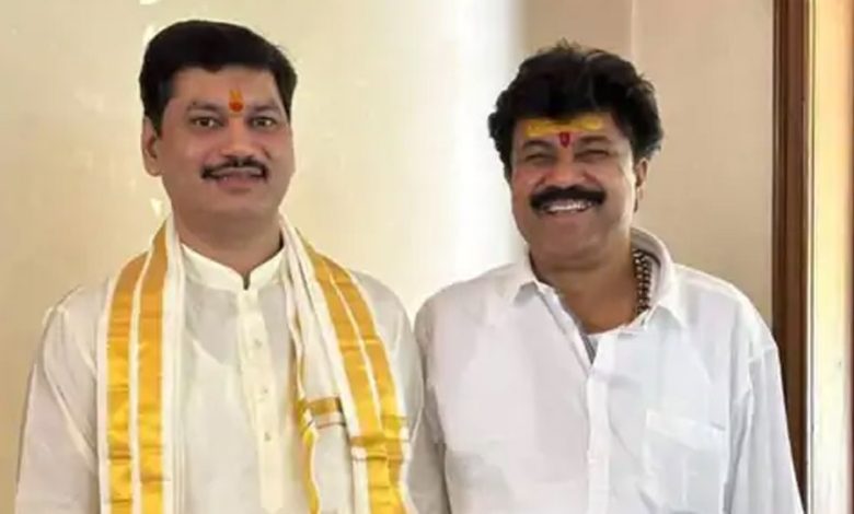 महाराष्ट्र के मंत्री धनंजय मुंडे का इस्तीफा सरपंच मर्डर केस