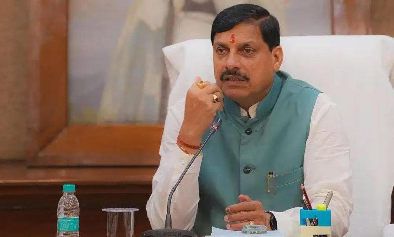 मुख्यमंत्री डॉ. यादव ने डॉग स्क्वॉड में प्रशिक्षण और स्वास्थ्य परीक्षण व्यवस्था संबंधी जानकारी प्राप्त की 1 मुख्यमंत्री डॉ यादव ने डॉग स्क्वॉड में प्रशिक्षण और स्वास्थ्य