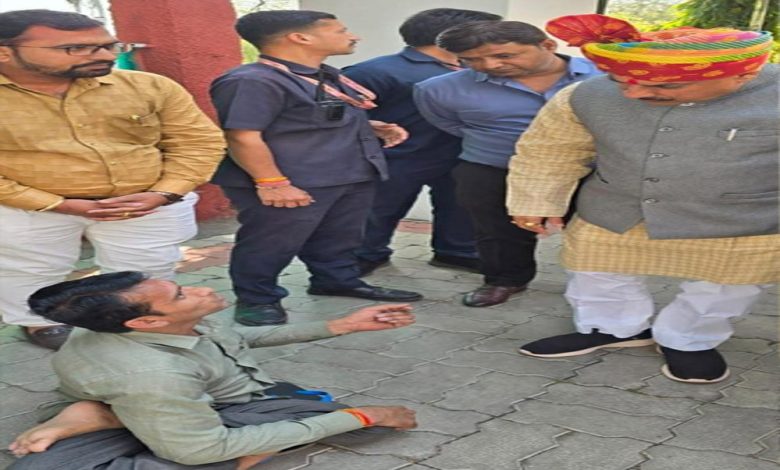 मुख्यमंत्री डॉ यादव ने दिव्यांग जन को देख उज्जैन में