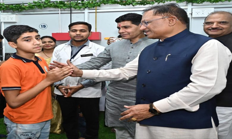 मुख्यमंत्री विष्णु देव साय ने किया मनोविकास केंद्र का अवलोकन