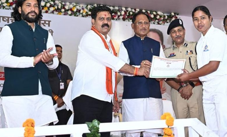 मुख्यमंत्री विष्णुदेव साय ने उप निरीक्षक संवर्ग में चयनित अभ्यर्थियों
