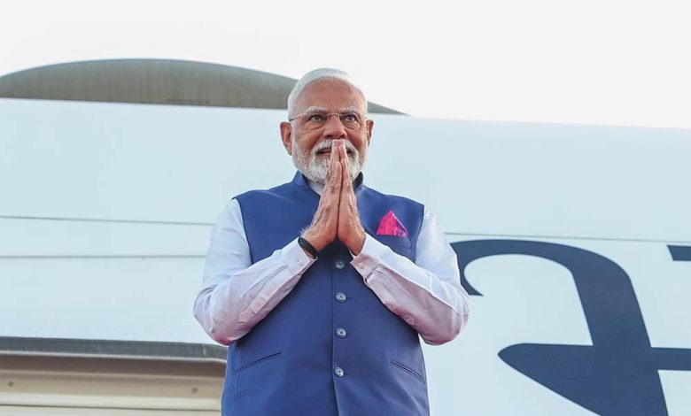 मॉरिशस में भारत की खुशबू हर तरफ, बढ़ाया भारत का मान: पीएम मोदी 1 मॉरिशस में भारत की खुशबू हर तरफ बढ़ाया भारत का