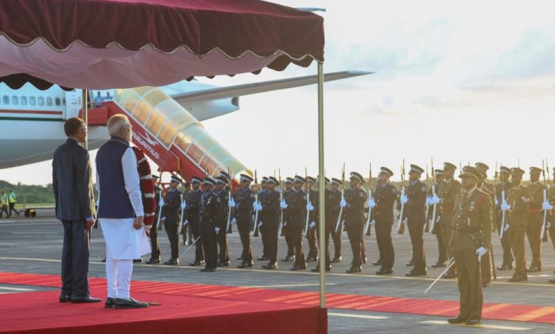 मॉरीशस में दिखा PM मोदी का जलवा पीएम डेप्युटी पीएम