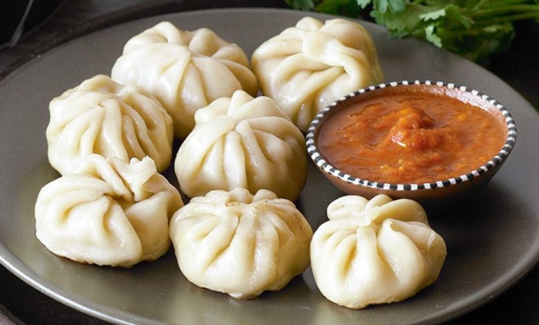 मोहाली में मोमोज बनाने वाली फैक्ट्री के फ्रिज में मिला