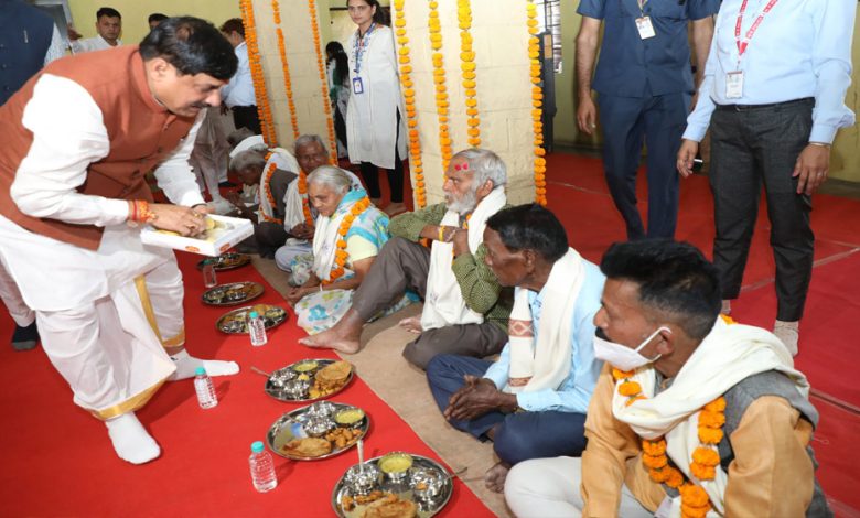 राज्य सरकार हर कदम हर समय नागरिकों के साथ खड़ी है