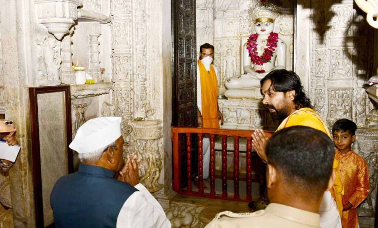 राज्यपाल ने तीर्थंकर भगवान आदिनाथ के मंदिर में पूजा अर्चना