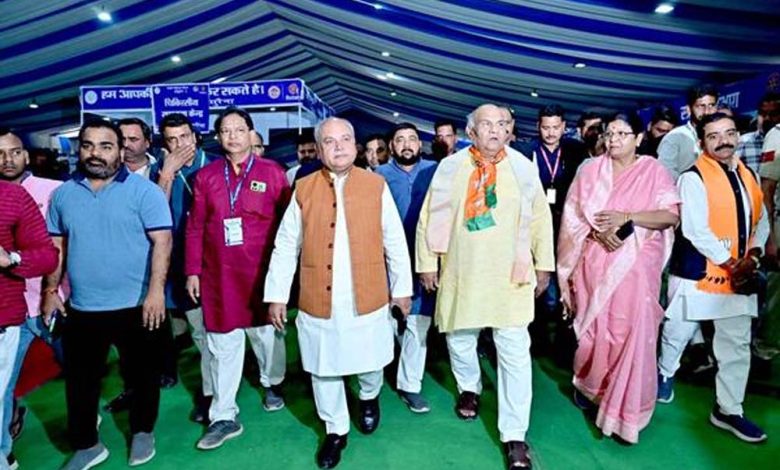 विधानसभा अध्यक्ष तोमर एवं राजस्व मंत्री श्री वर्मा ने मुरैना में स्वास्थ्य शिविर का किया अवलोकन 1 विधानसभा अध्यक्ष तोमर एवं राजस्व मंत्री श्री वर्मा ने मुरैना