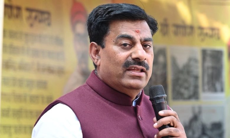 विधायक रामेश्वर शर्मा ने कहा पता नहीं काली पट्टी बांधकर