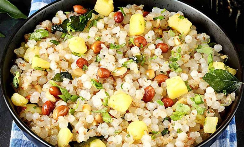 व्रत में बनाएं साबूदाना खिचड़ी