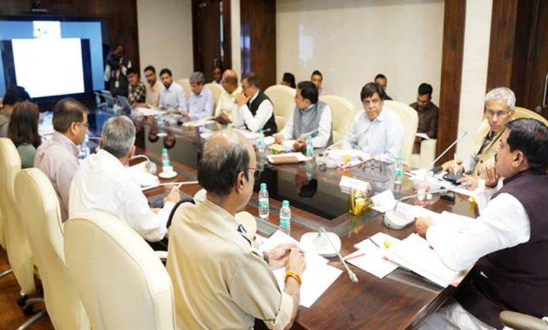 शहरी और ग्रामीण क्षेत्रों में पर्याप्त पेयजल व्यवस्था की जाएं