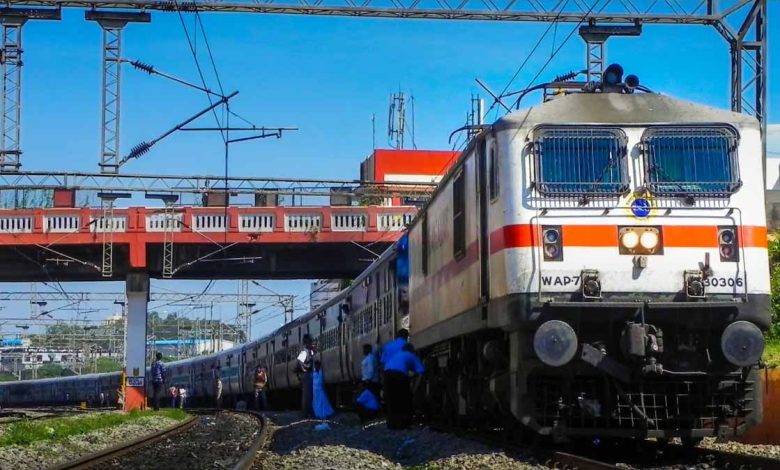 संसद में इंदौर से दिल्ली व मुंबई तक वंदे भारत