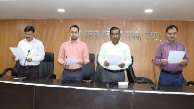 सड़क सुरक्षा को लेकर जागरुकता बढ़ाने के लिए शपथ समारोह