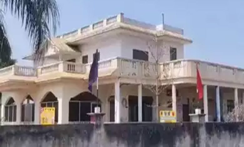 सतना कलेक्टर ने प्राइवेट स्कूल द्वारा अभिभावकों से मनमानी वसूली करने वाले प्राइवेट स्कूल पर बड़ी की कार्रवाई 1 सतना कलेक्टर ने प्राइवेट स्कूल द्वारा अभिभावकों से मनमानी वसूली