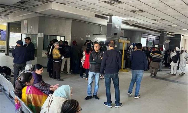 सब रजिस्ट्रार दफ्तर में आज दो दिन बाद रजिस्ट्रियां करने का