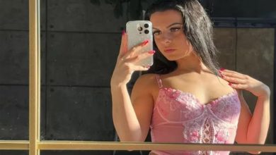 स्कूल टीचर को एडल्ट वेबसाइट पर मॉडल के रूप में