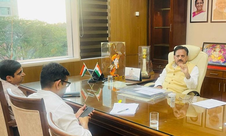 स्वास्थ्य संस्थाओं के उन्नयन के पात्र प्रस्तावों को शीघ्र प्रस्तुत