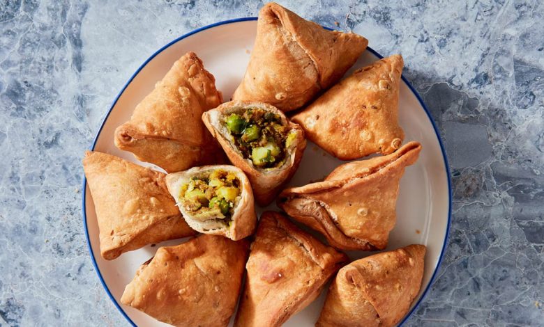 हलवाई जैसे Khasta समोसे घर पर बनाये अपनाएं ये कमाल