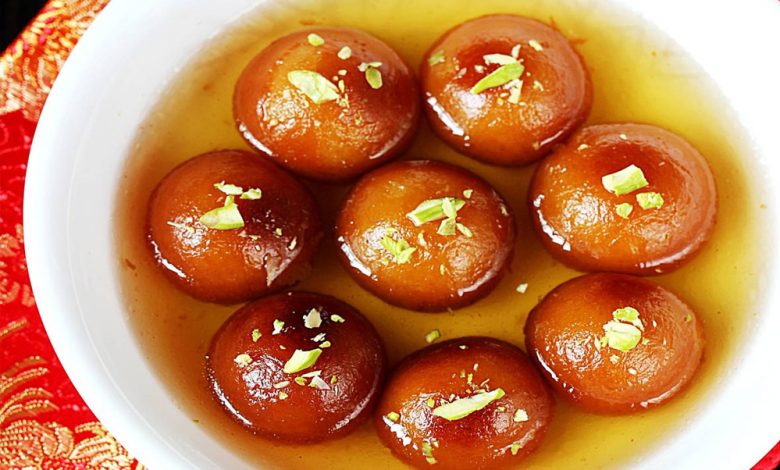 होली पर बनाना चाहते हैं मुलायम और टेस्टी गुलाब जामुन