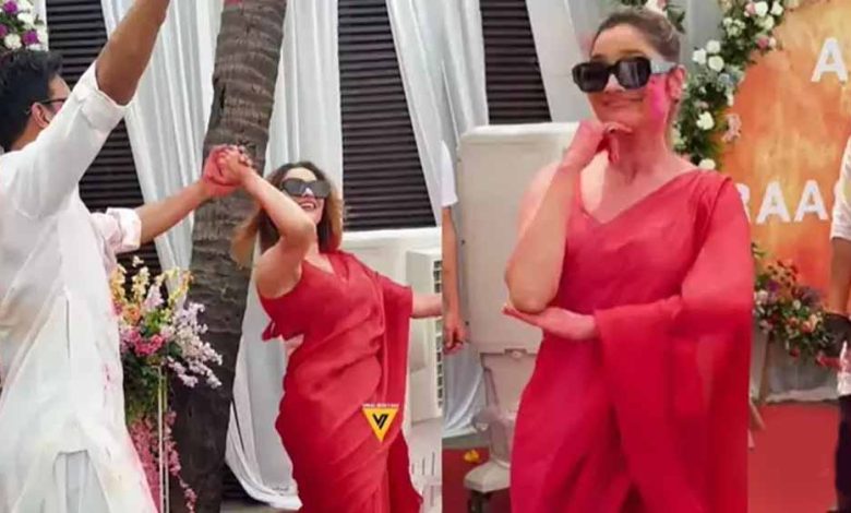 होली पर बिना रुके अंकिता लोखंडे और विक्की जैन ने किया डांस 1 होली पर बिना रुके अंकिता लोखंडे और विक्की जैन ने